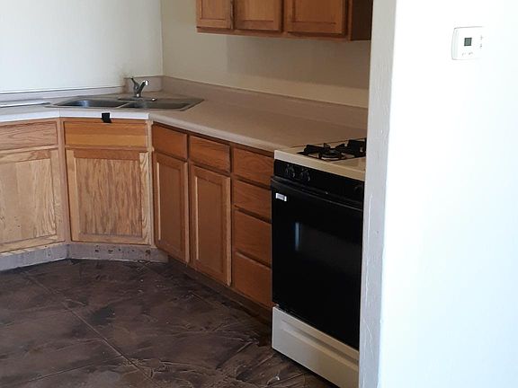 4th image of 3610 E Blacklidge Dr #1