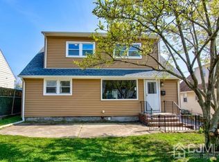 4 Robert Cir, South Amboy, NJ 08879
