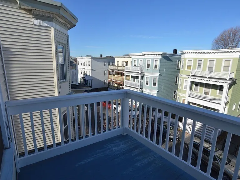 28 Taft St #2 — Photo 14