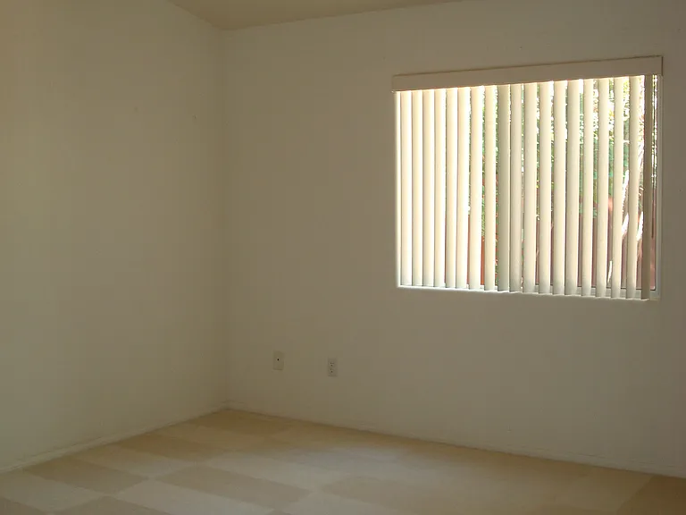 325 Muscat Dr — Photo 6