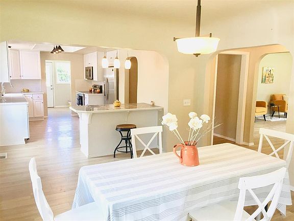 2nd image of 8424 Mariposa Ave