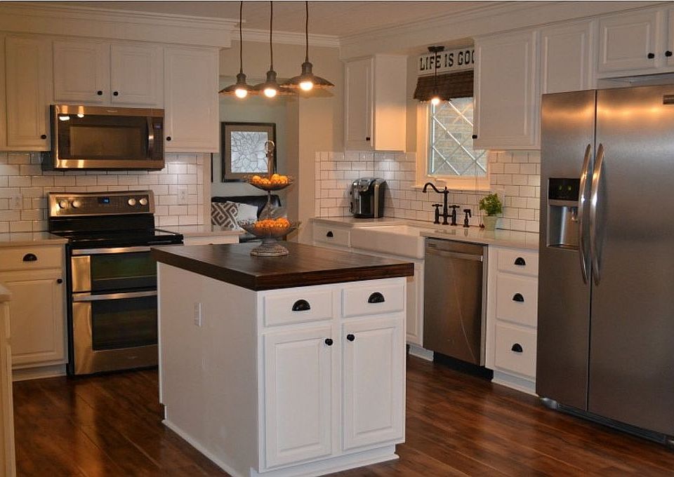 Huge kitchen, Walnut island