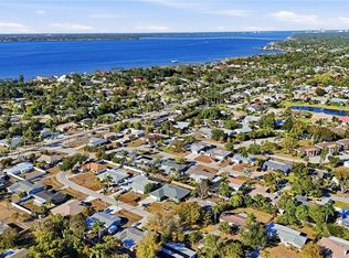 885 Entrada Dr S, Fort Myers, FL 33919