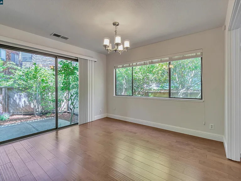 1956 Fair Ridge Ct — Photo 11