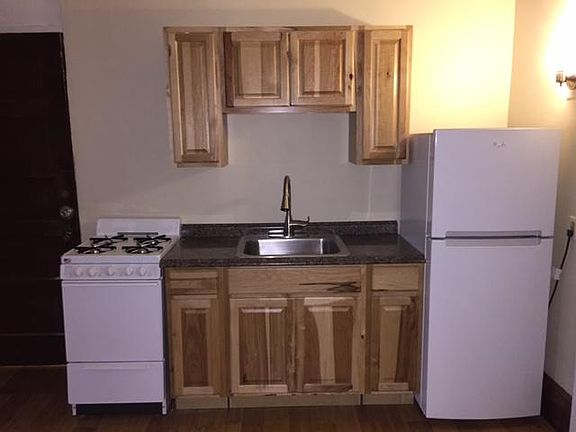 5th image of 399 Ashland Ave #1E