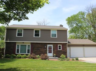 305 S Eastmoor Ave, Brookfield, WI 53005