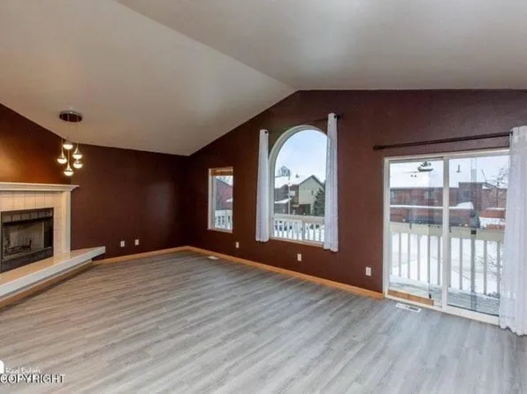 3528 McKenzie Dr #2, Anchorage, AK 99517
