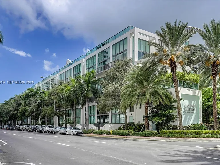6000 Collins Ave #517 — Photo 32