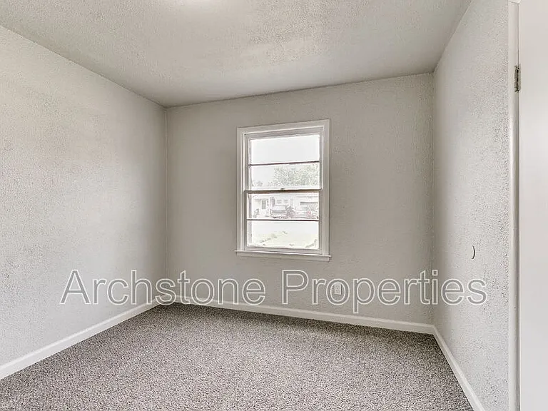 2312 Mustang St — Photo 33