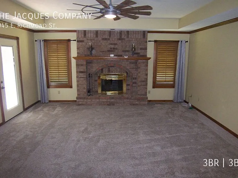 2045 E Richmond St — Photo 13