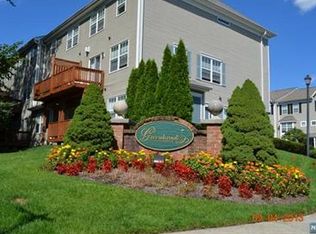 47 Greenbrook Dr, Bloomfield, NJ