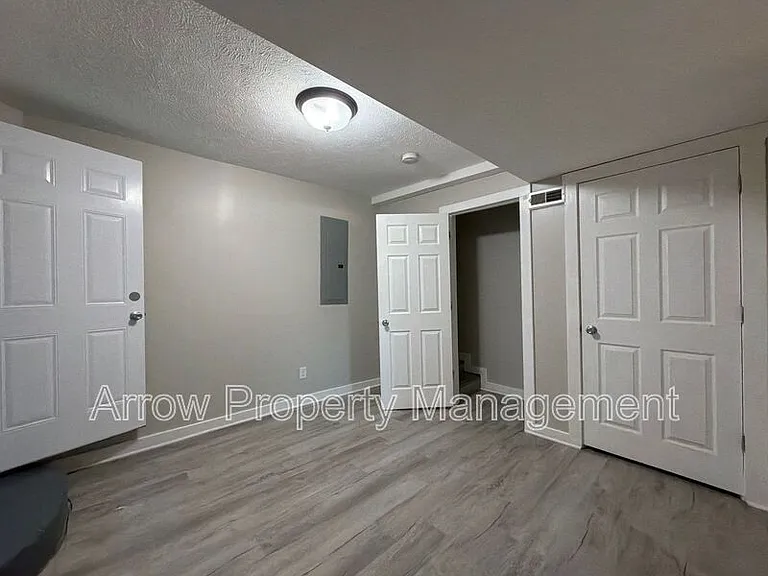 724 N 30th St — Photo 25
