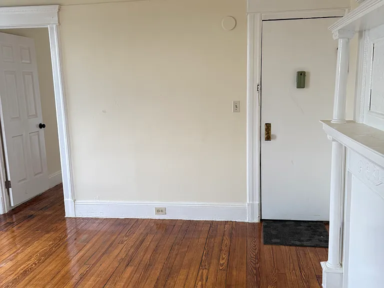 35 Cliff St #3R — Photo 2