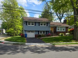 77 Woodside Ave, Metuchen, NJ 08840