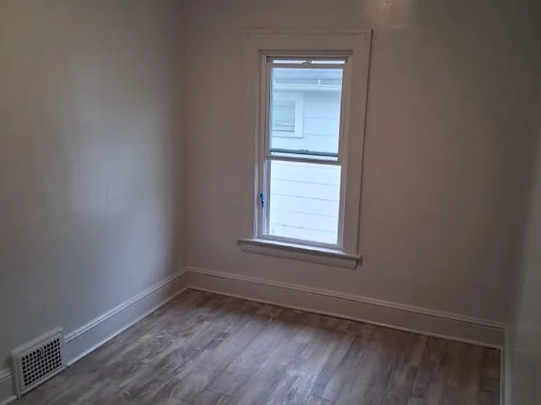 4008 Ardmore Ave — Photo 3