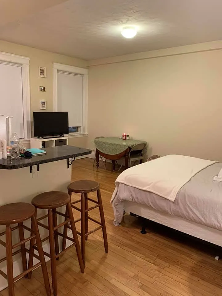 Studio, $1,900 — Photo 1