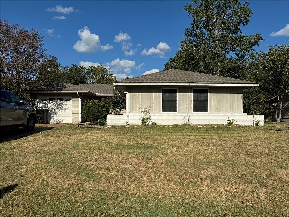 1st image of 3909 Tanglewood Dr