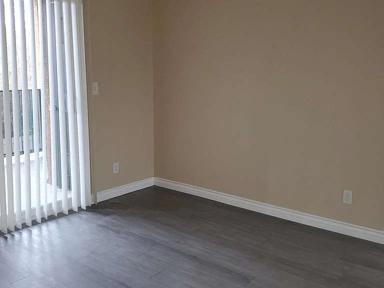 706 W 1st Ave #2 — Photo 5