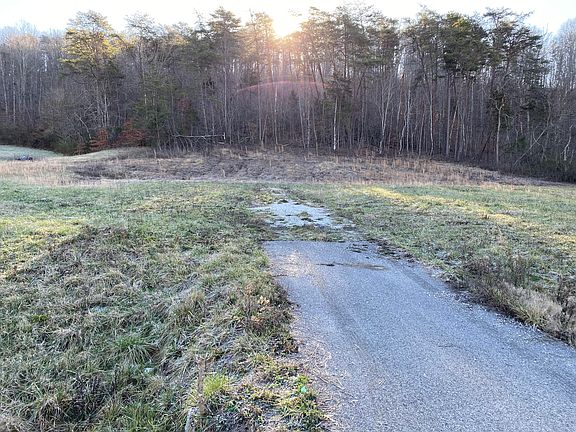 2nd image of 3555 Maynardville Hwy