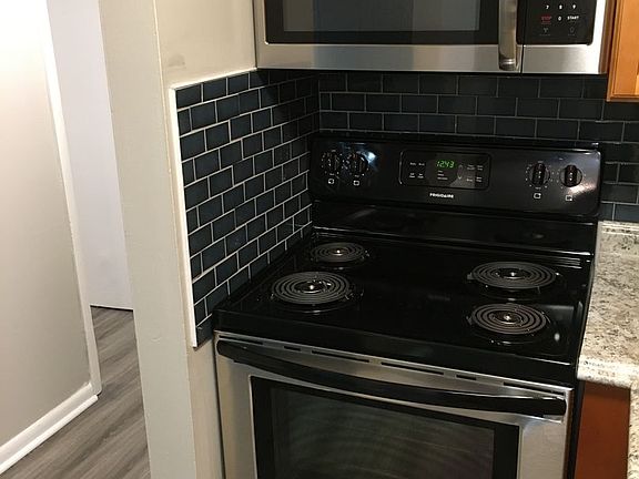 4th image of 3307 Mayflower St #2