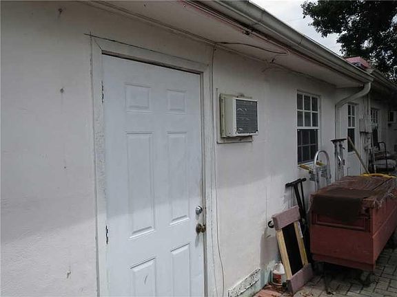3rd image of 3420 SW 17th St