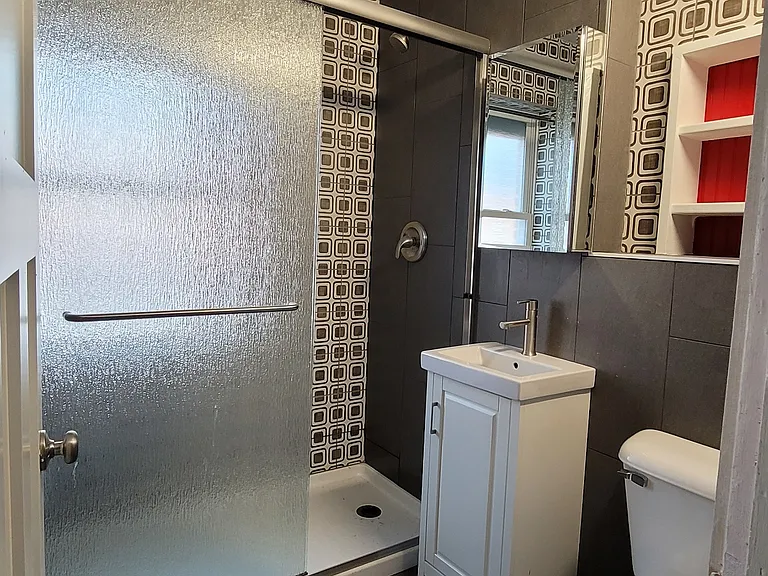 653 S 26th Ave #4 — Photo 3