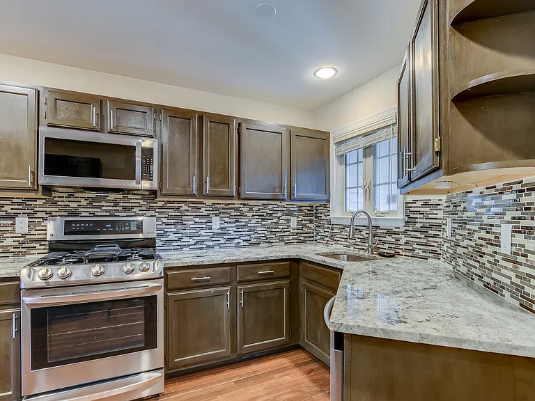 403 Taggert Dr — Photo 17