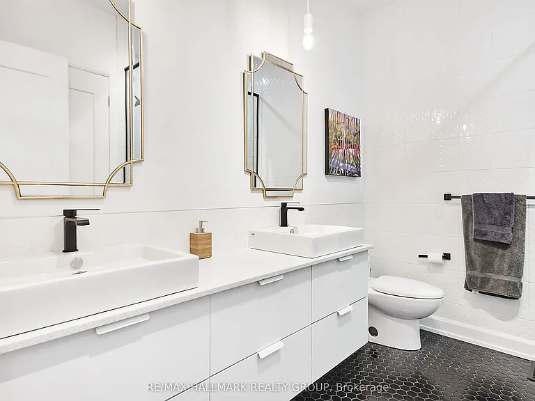 144 Florence St — Photo 21
