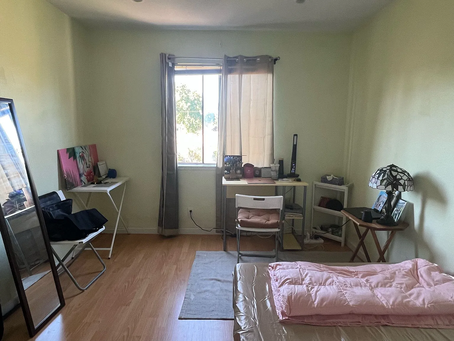 3 bed, 2.5 bath, 3300 sqft, $1,750 — Photo 1