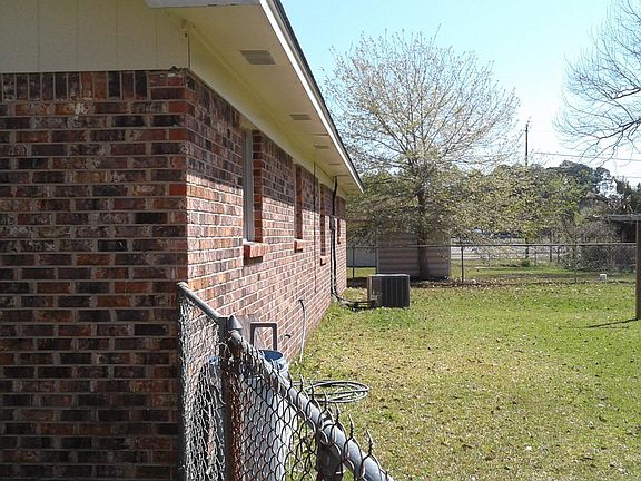 4th image of 449 Whispering Pine Dr
