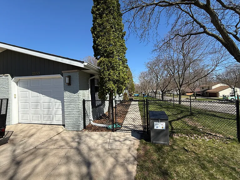 2353 Deer Trl — Photo 10