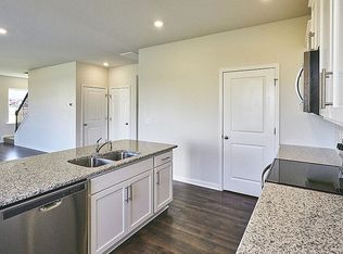 212 Eason Farm Dr, Zebulon, NC 27597