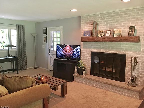 5th image of 115 Leaview Ln