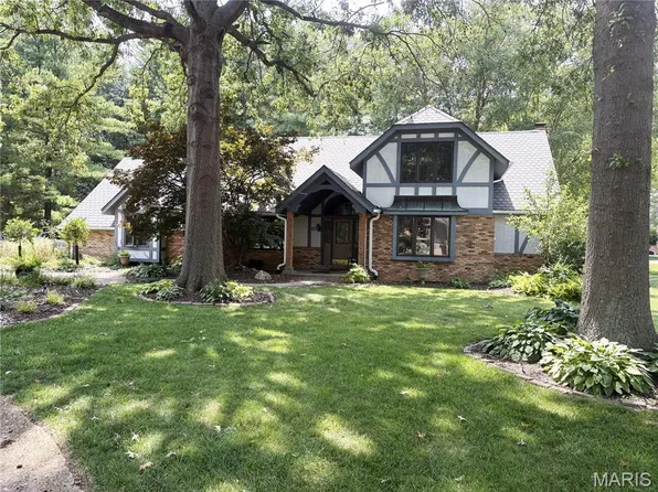 5 Pinebrook Ct, Edwardsville, IL 62025