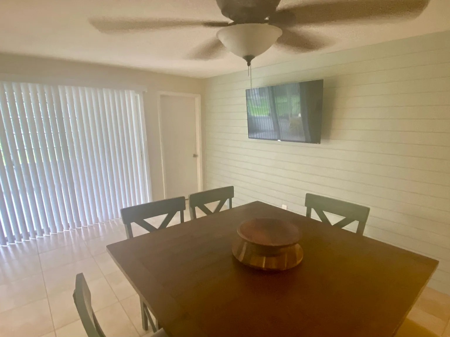 3 bed, 1430 sqft, $2,400 — Photo 4
