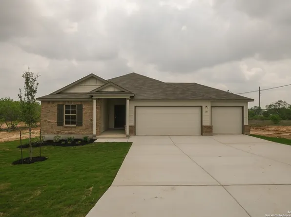120 Reno Trail, Floresville, TX 78114
