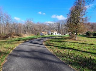 39 Old Company Rd, Barto, PA 19504