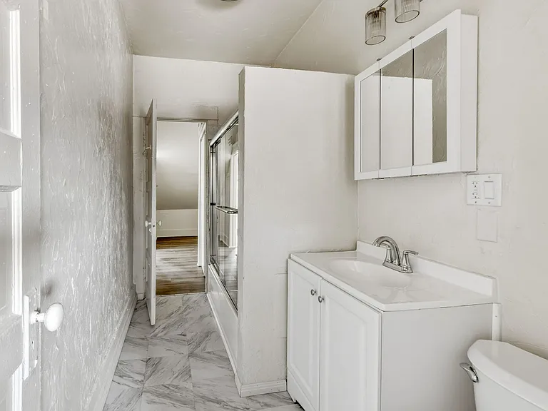 1250 W 35th Pl #1252 — Photo 14