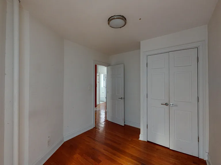 1427 York Ave #E — Photo 6