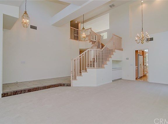 3rd image of 16 Dorchester Grn