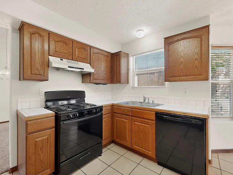8908 Henriette Wyeth Dr NE — Photo 15
