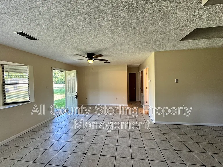 159 SW Elizabeth Ct — Photo 6