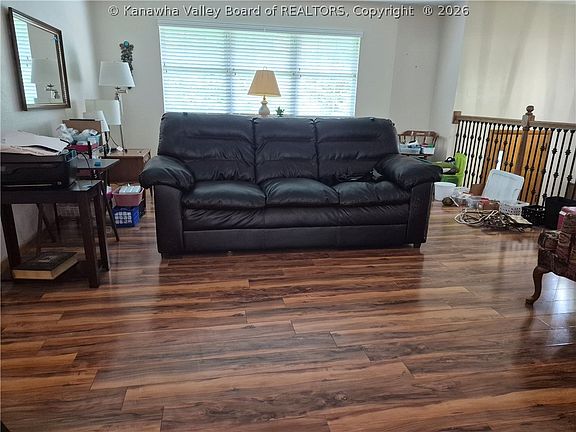3rd image of 34 White Rock Dr