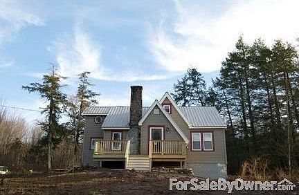 Open Concept Dining Room and Kitchen
						:
						Like new kitchen, tile floor, granite counter top, new lighting, sliding doors!