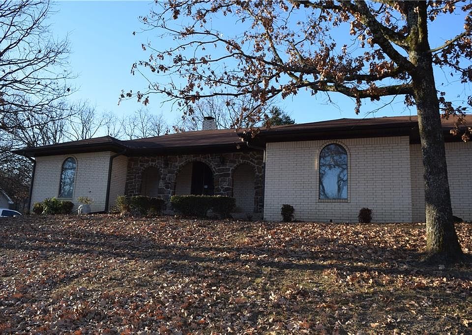 2nd image of 2908 Fincastle Dr