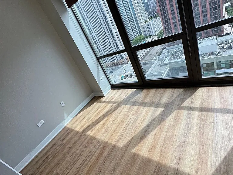 647 W Wayman St — Photo 14