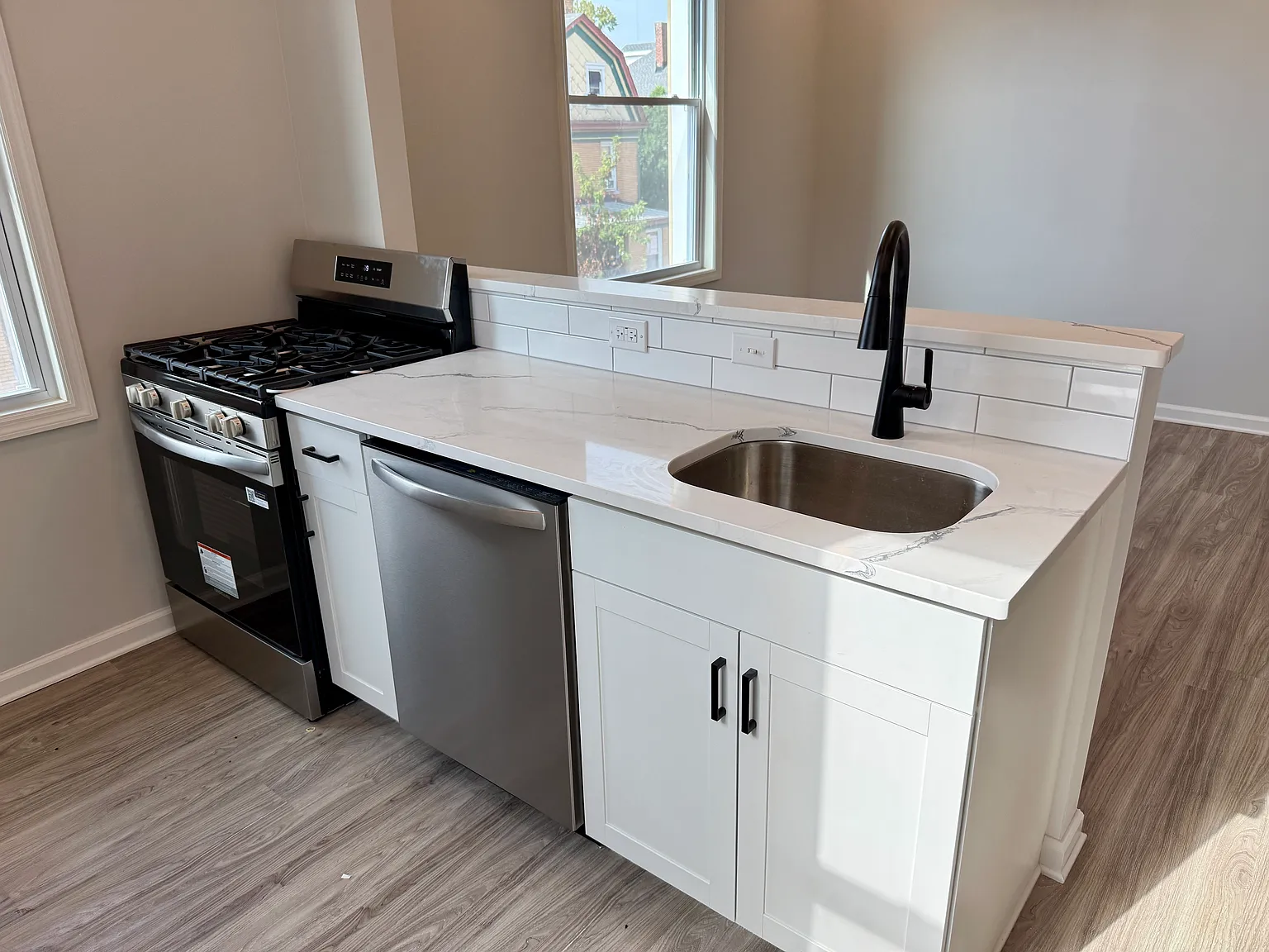 316 Bailey Ave — Photo 4