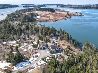 10 Kumatage Ln, Cushing, ME 04563