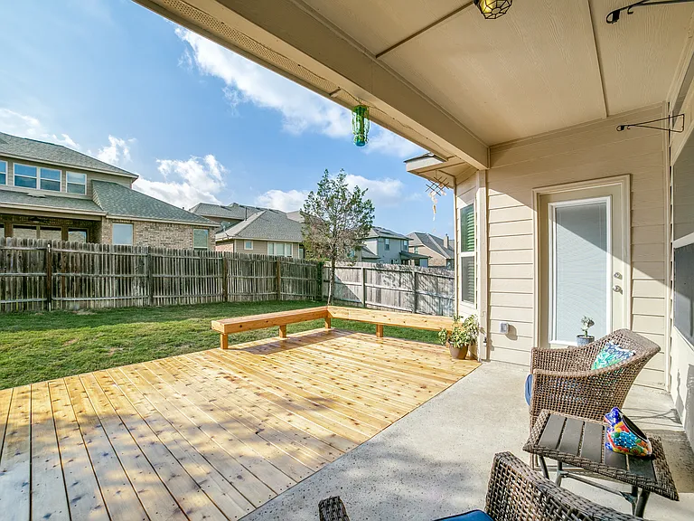 8916 Monument Parke — Photo 25