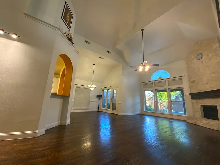 1923 Timber Ridge Dr — Photo 6